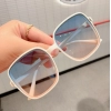 New Gradient Jelly colored Sunglasses with Large Frame, Square Rice Nails, Street Photography Sunglasses, UV resistant Sunshade Mirrors, Versatile and Trendy